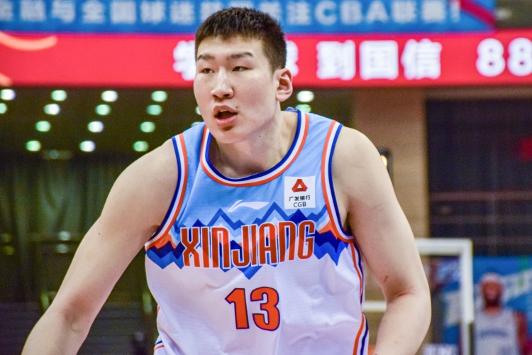  拼搶積極但手感不佳！李炎哲半場8中2&罰球6中4拿8分 搶4個前場板