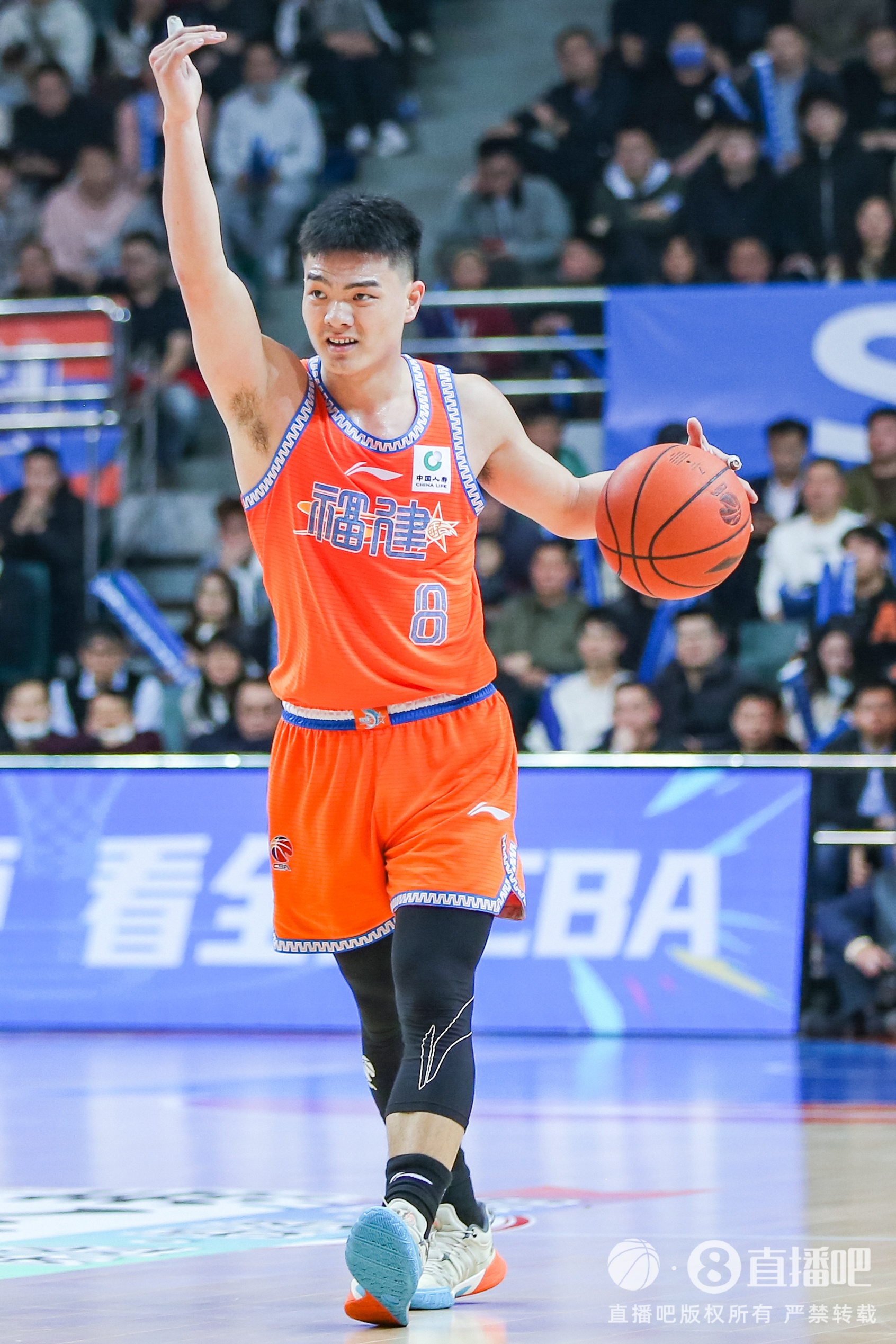  高效替補(bǔ)！黎伊揚11投7中貢獻(xiàn)17分2板4助3斷
