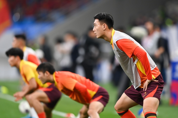  足球報：張玉寧、蔣圣龍均有不同程度傷病，伊萬未讓在熱身賽出場